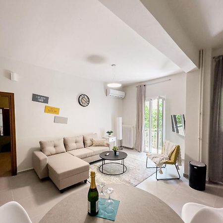 Metro Chic Haven: Modernized Urban Studio Near The Tram Athens Luaran gambar
