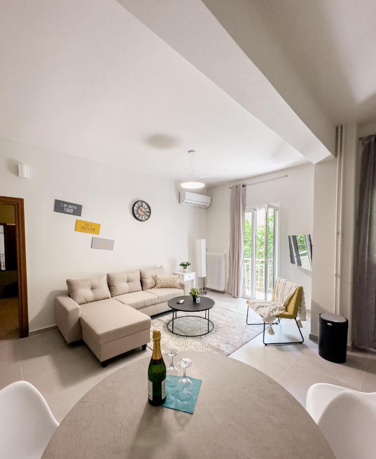 Metro Chic Haven: Modernized Urban Studio Near The Tram Athens Luaran gambar