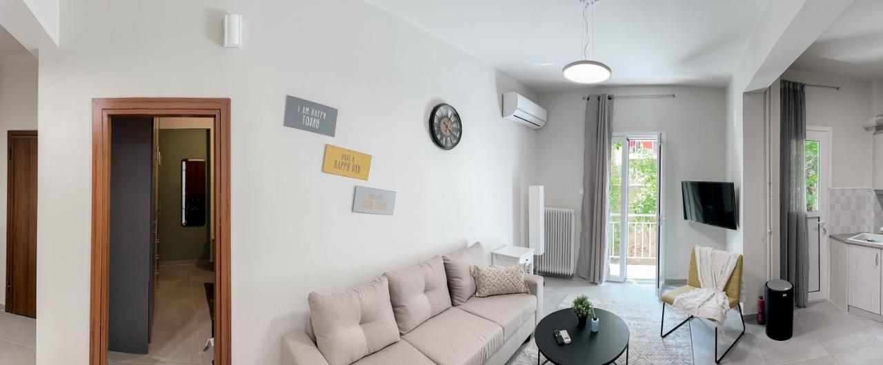 Metro Chic Haven: Modernized Urban Studio Near The Tram Athens Luaran gambar