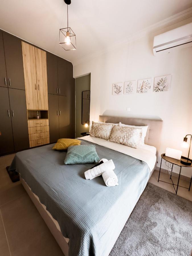 Metro Chic Haven: Modernized Urban Studio Near The Tram Athens Luaran gambar