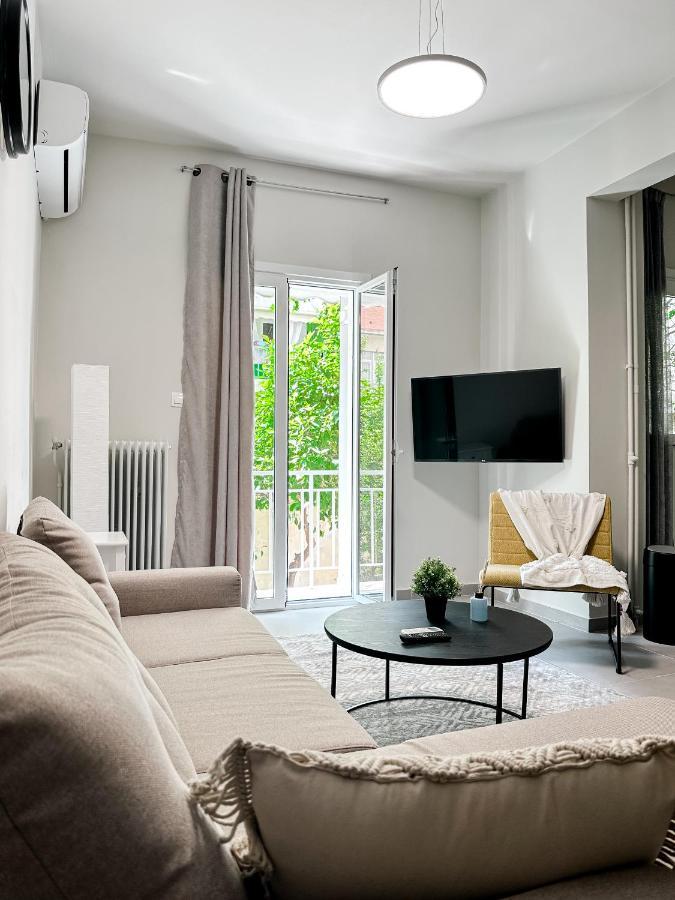Metro Chic Haven: Modernized Urban Studio Near The Tram Athens Luaran gambar