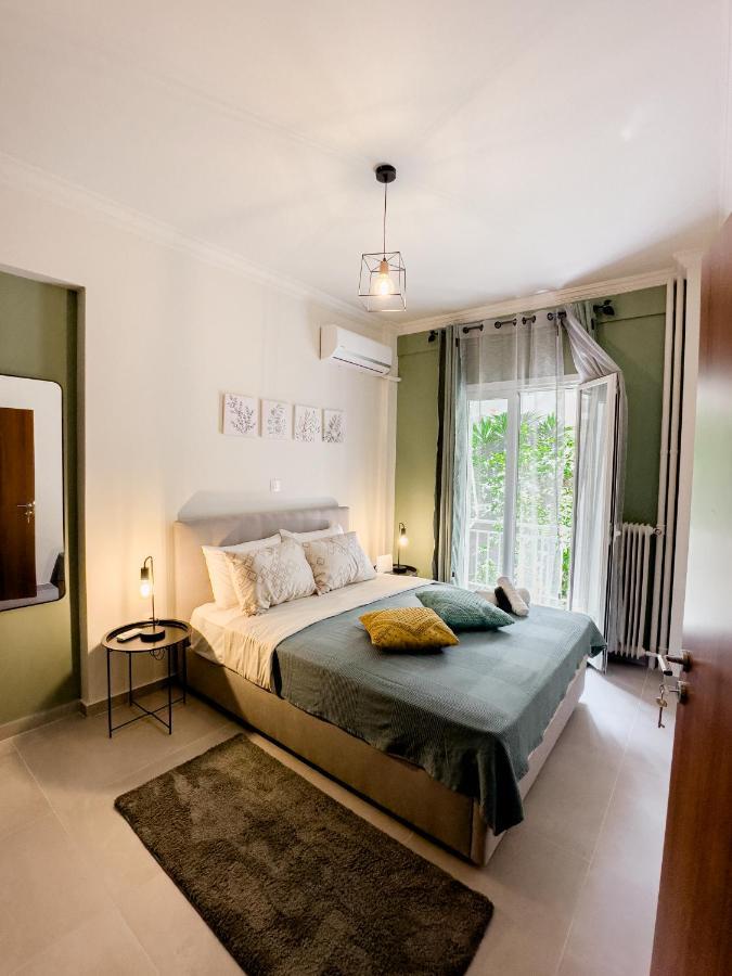 Metro Chic Haven: Modernized Urban Studio Near The Tram Athens Luaran gambar