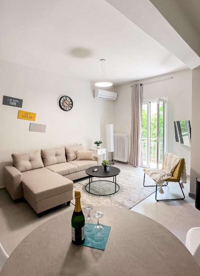 Metro Chic Haven: Modernized Urban Studio Near The Tram Athens Luaran gambar